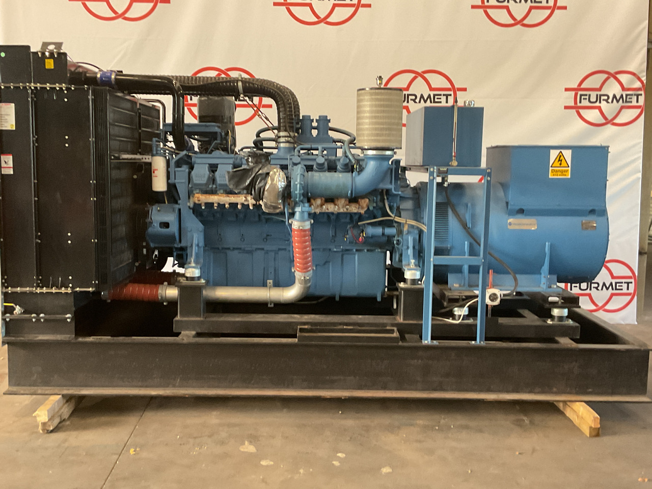MTU 16V2000, 900KVA generatorset. Like brand new. Low standby hours - Elektrisk generator: bilde 2 MTU 16V2000, 900KVA generatorset. Like brand new. Low standby hours - Elektrisk generator: bilde 2