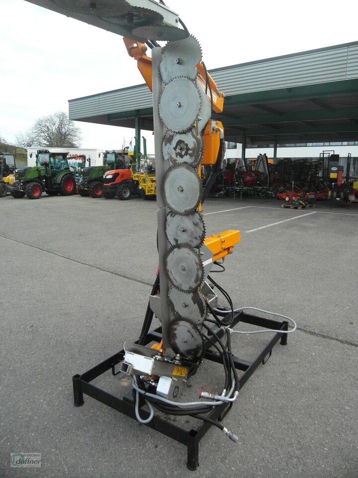 Ero Binger Baumschnittgerät - Frontlaster for traktor for Skogsmaskin: bilde 3 Ero Binger Baumschnittgerät - Frontlaster for traktor for Skogsmaskin: bilde 3