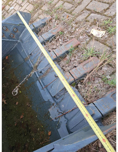 Hyundai Excavator Digging Bucket 140, 61K4-30701 - Skuffe for Bygg og anlegg: bilde 3 Hyundai Excavator Digging Bucket 140, 61K4-30701 - Skuffe for Bygg og anlegg: bilde 3