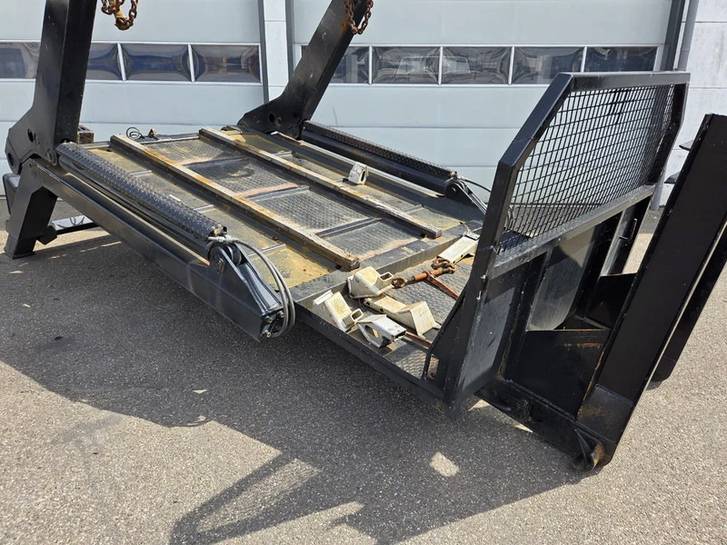 Diversen 14 ton Portaal systeem. haakarm en kabel systeem - Lastebil med kabelsystem: bilde 3 Diversen 14 ton Portaal systeem. haakarm en kabel systeem - Lastebil med kabelsystem: bilde 3