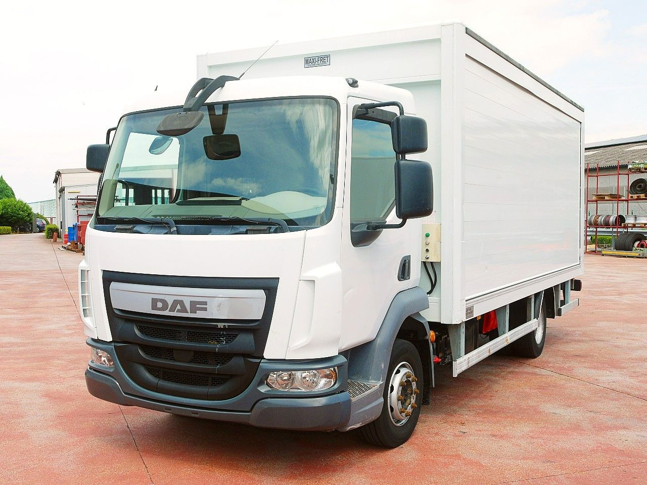 DAF LF 180 12 GETRANKENWAGEN LBW LUFT - Distribusjon av drikkevarer lastebil: bilde 5 DAF LF 180 12 GETRANKENWAGEN LBW LUFT - Distribusjon av drikkevarer lastebil: bilde 5
