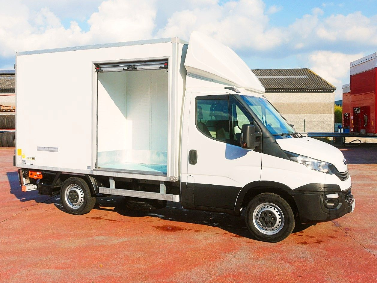 Iveco 35S14 DAILY ISOTHERMKOFFER LADEBORDWAND luft fed - Kjølebil: bilde 3 Iveco 35S14 DAILY ISOTHERMKOFFER LADEBORDWAND luft fed - Kjølebil: bilde 3