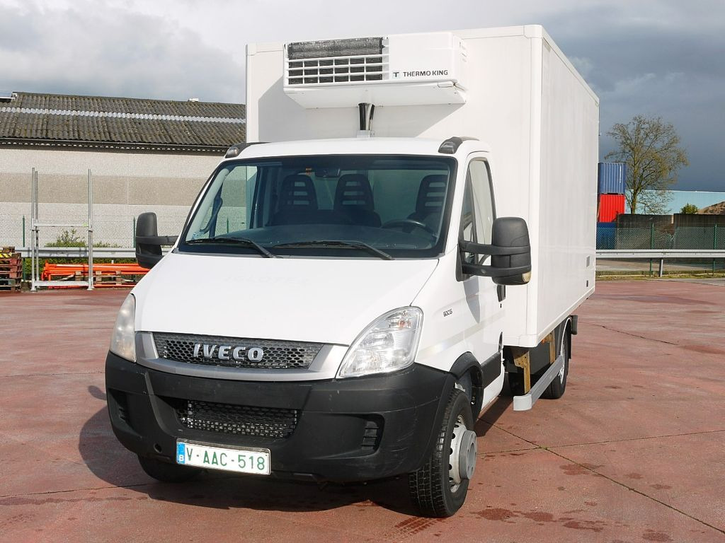 Iveco 60C15 65 70 DAILY KUHLKOFFER THERMOKING V500 A/C Iveco 60C15 65 70 DAILY KUHLKOFFER THERMOKING V500 A/C - Kjølebil: bilde 5 Iveco 60C15 65 70 DAILY KUHLKOFFER THERMOKING V500 A/C Iveco 60C15 65 70 DAILY KUHLKOFFER THERMOKING V500 A/C - Kjølebil: bilde 5