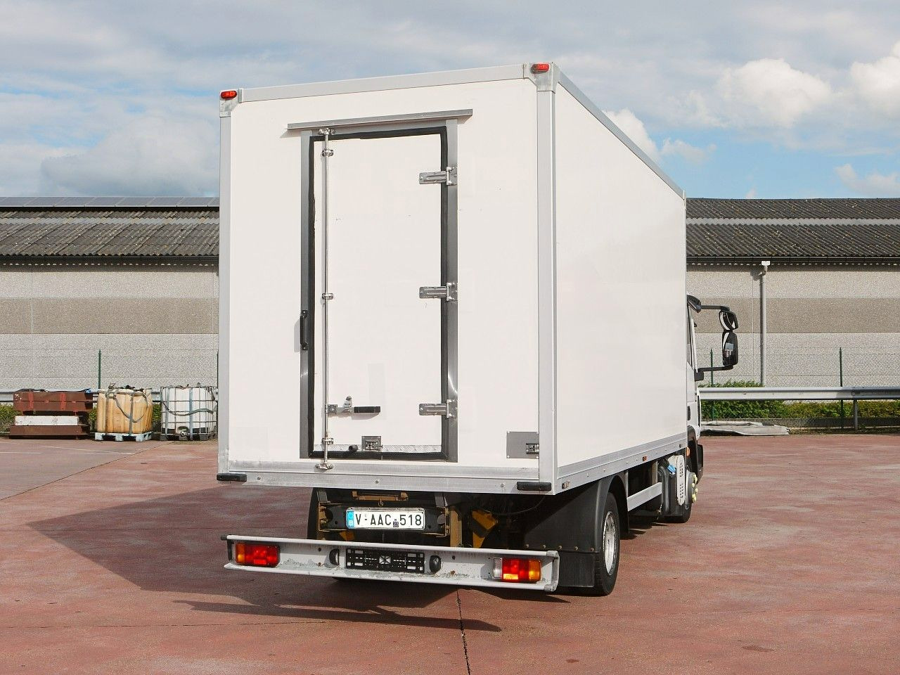 Iveco 75E16 EUROCARGO KUHOKOFFER ZANOTTI -30C Iveco 75E16 EUROCARGO KUHOKOFFER ZANOTTI -30C - Lastebil med kjøl: bilde 5 Iveco 75E16 EUROCARGO KUHOKOFFER ZANOTTI -30C Iveco 75E16 EUROCARGO KUHOKOFFER ZANOTTI -30C - Lastebil med kjøl: bilde 5