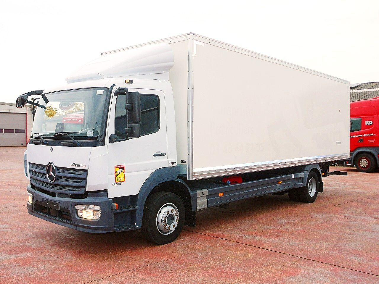 Mercedes-Benz 1218 ATEGO MEUBEL KOFFER A/C 124 Tkm - Varebil med skap: bilde 4 Mercedes-Benz 1218 ATEGO MEUBEL KOFFER A/C 124 Tkm - Varebil med skap: bilde 4