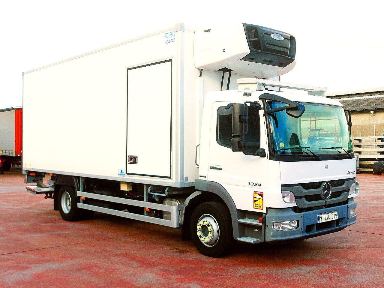 Mercedes-Benz 1324 ATEGO CARRIER SUPRA 1000MT CITY Z. A/C LUFT - Lastebil med kjøl: bilde 2 Mercedes-Benz 1324 ATEGO CARRIER SUPRA 1000MT CITY Z. A/C LUFT - Lastebil med kjøl: bilde 2