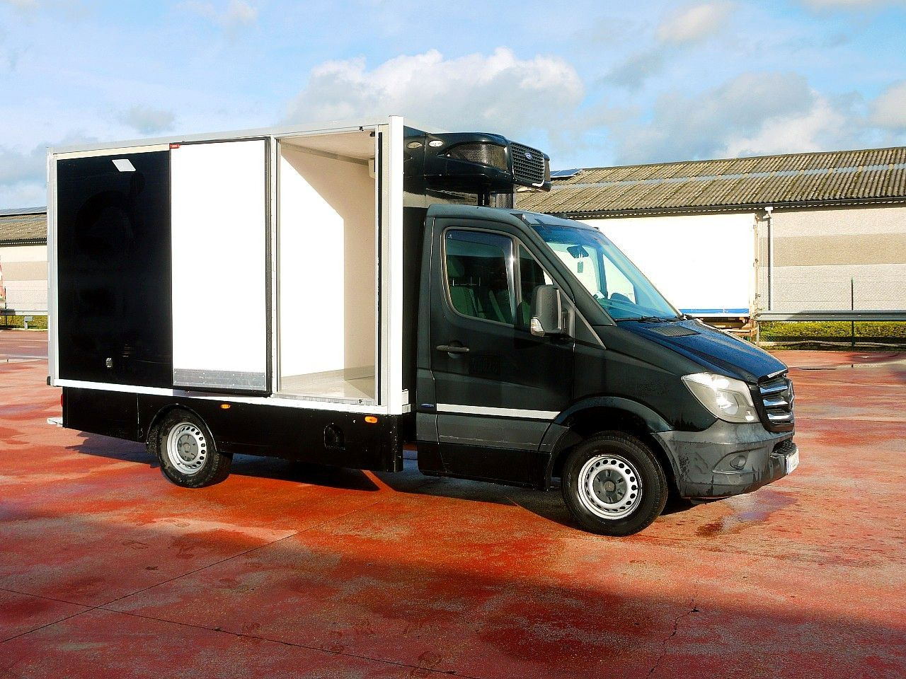 Mercedes-Benz 319 SPRINTER V6 KUHLKOFFER CARRIER PULSOR 600 MT - Kjølebil: bilde 4 Mercedes-Benz 319 SPRINTER V6 KUHLKOFFER CARRIER PULSOR 600 MT - Kjølebil: bilde 4