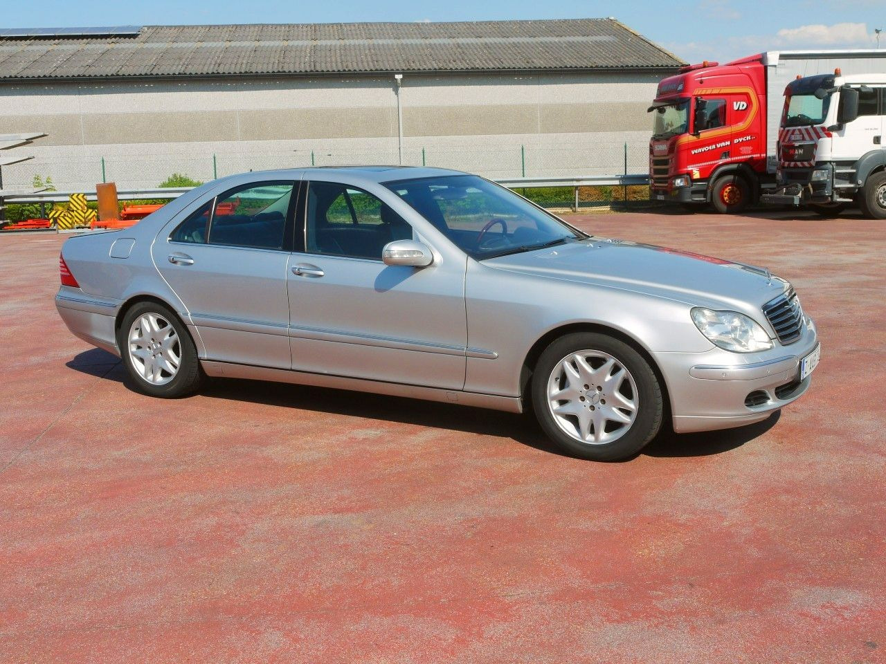 Mercedes-Benz COMAND Bi-XENON SCHIEBEDACH SOFTCLOSE ... - Sedan: bilde 3 Mercedes-Benz COMAND Bi-XENON SCHIEBEDACH SOFTCLOSE ... - Sedan: bilde 3