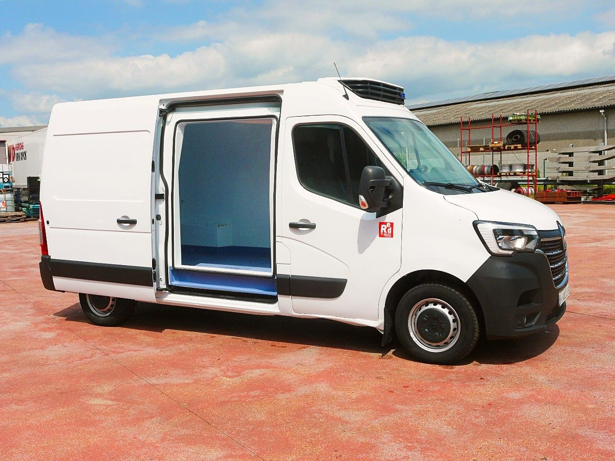 Renault MASTER KUHLKASTENWAGEN CARRIER XARIOS 350 -29c - Kjølebil: bilde 3 Renault MASTER KUHLKASTENWAGEN CARRIER XARIOS 350 -29c - Kjølebil: bilde 3