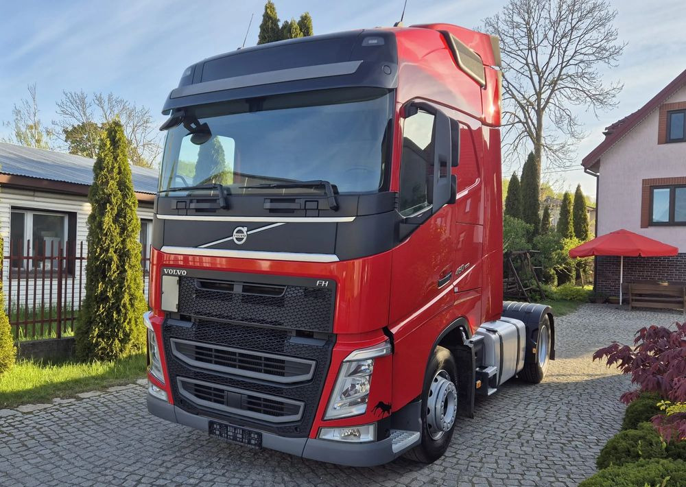 Volvo FH GLOBETROTTER - Trekkvogn: bilde 1 Volvo FH GLOBETROTTER - Trekkvogn: bilde 1
