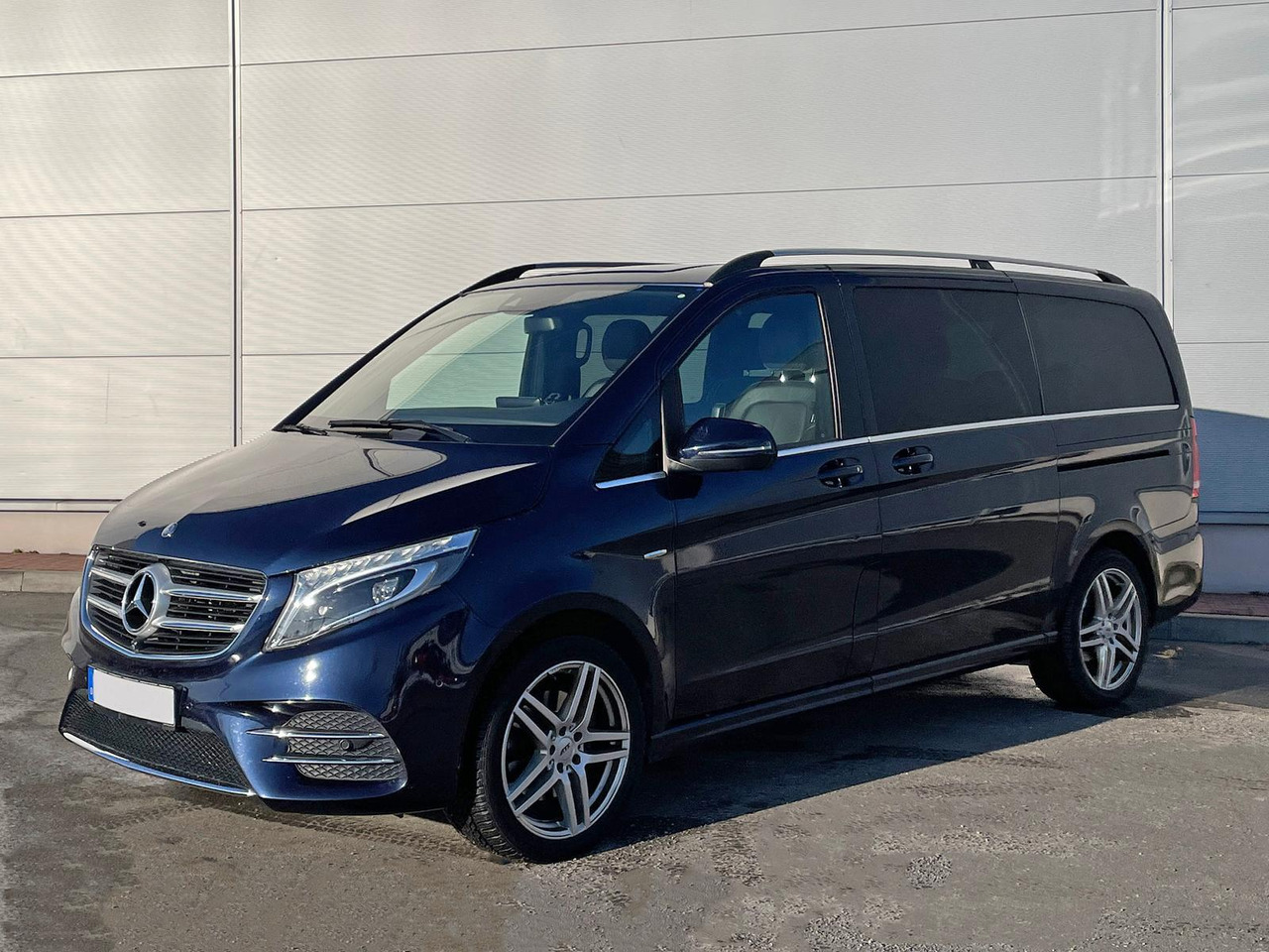 Mercedes-Benz V 250 Avantgarde Edition 4M STANDHZ AHK LEDER - Persontransport: bilde 1 Mercedes-Benz V 250 Avantgarde Edition 4M STANDHZ AHK LEDER - Persontransport: bilde 1