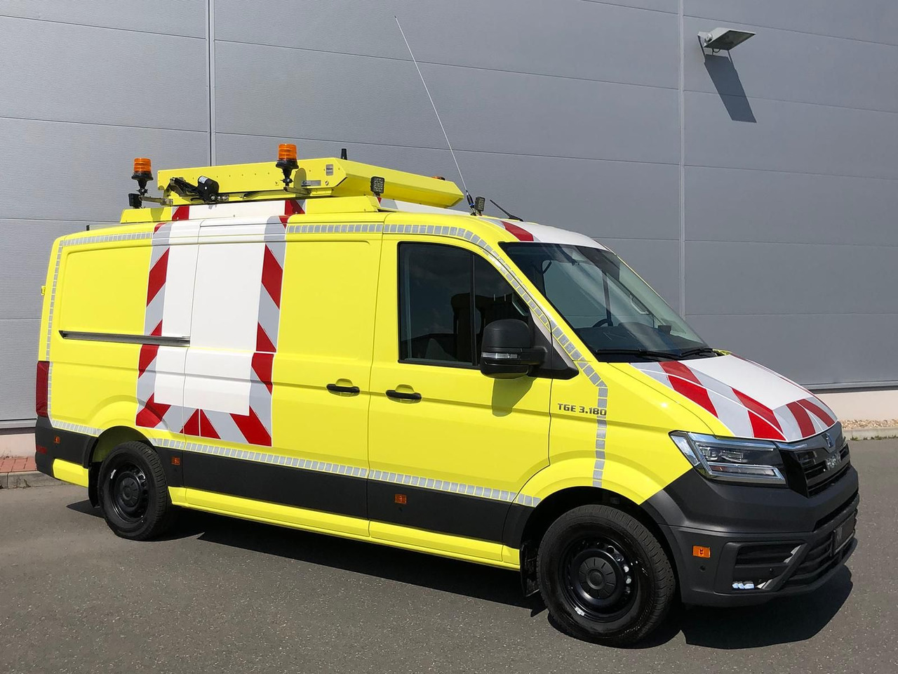 MAN TGE 3.180 L3H2 BF 4 BEGLEITFAHRZEUG ACC LED NAVI - Varebil: bilde 2 MAN TGE 3.180 L3H2 BF 4 BEGLEITFAHRZEUG ACC LED NAVI - Varebil: bilde 2