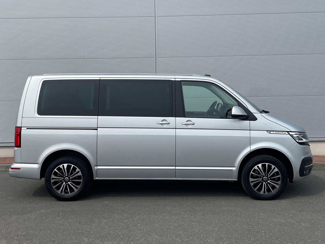Volkswagen T6.1 Caravelle Highline STANDHZ NAVI LEDER PDC - Persontransport: bilde 5 Volkswagen T6.1 Caravelle Highline STANDHZ NAVI LEDER PDC - Persontransport: bilde 5