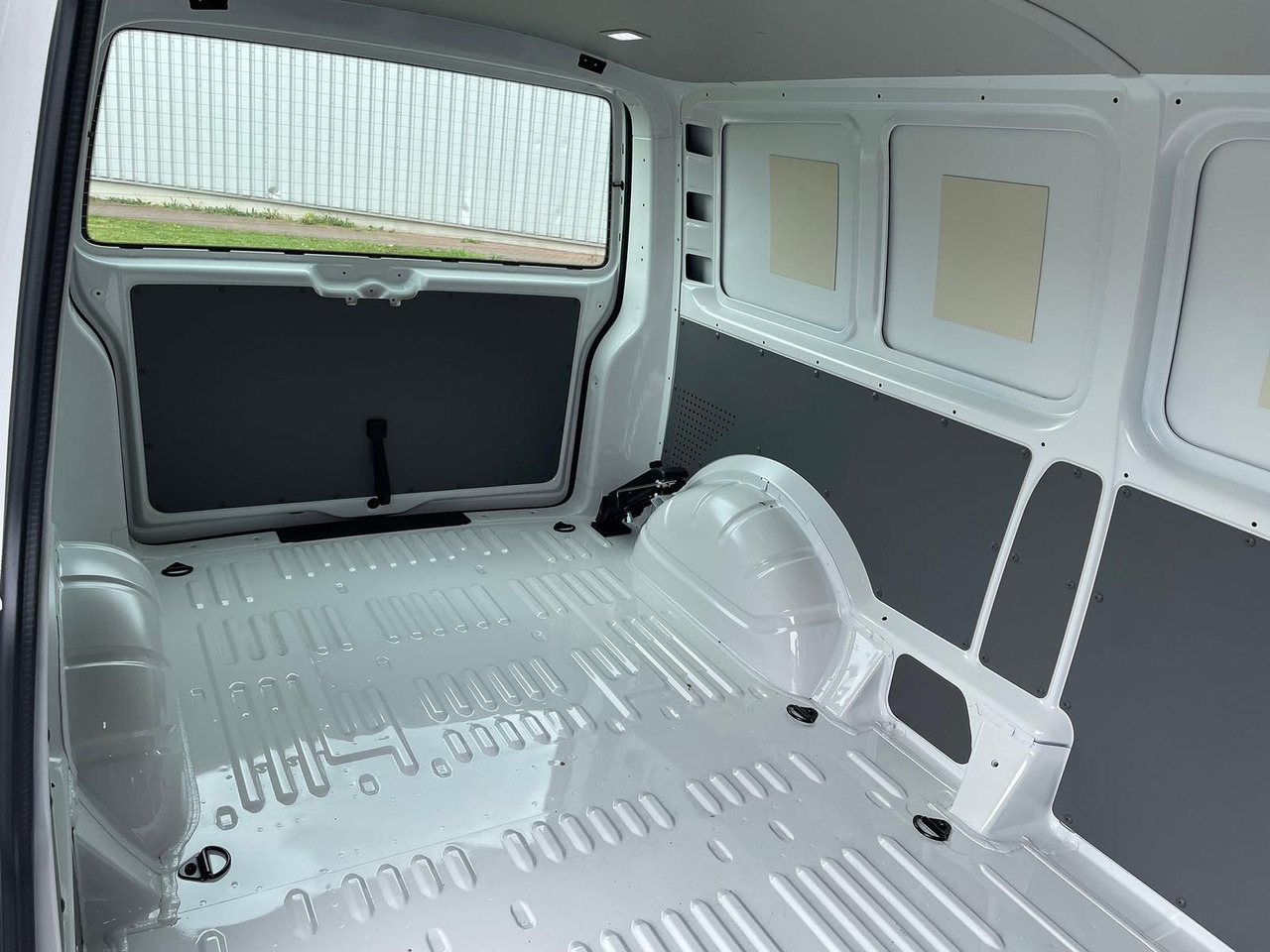 Ny Kassebil Volkswagen T6.1 Transporter Kasten lang 4M MFL LED TEMPOMAT: bilde 10