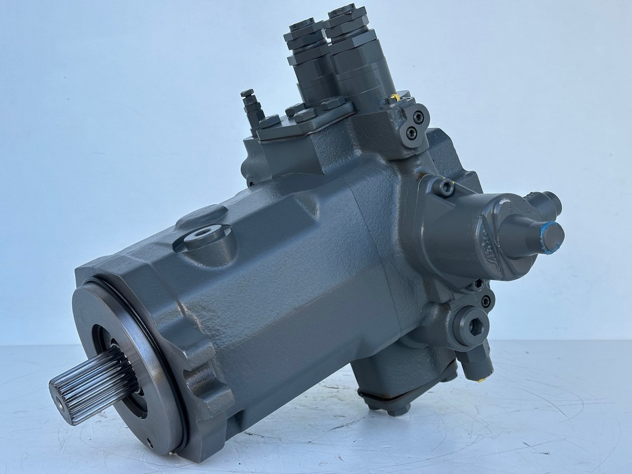 LIEBHERR - LINDE Original Hydromotor Typ:HMF75-02 2560 G 03 mit ID-Nr.10007106. A914 B-LI, A914 LI, A924 B-LI, A924 LI, MG15, MBG12, MG20, MFG10, BG12H #HYX293G00103# - Hydraulisk motor for Hjulgraver: bilde 1 LIEBHERR - LINDE Original Hydromotor Typ:HMF75-02 2560 G 03 mit ID-Nr.10007106. A914 B-LI, A914 LI, A924 B-LI, A924 LI, MG15, MBG12, MG20, MFG10, BG12H #HYX293G00103# - Hydraulisk motor for Hjulgraver: bilde 1