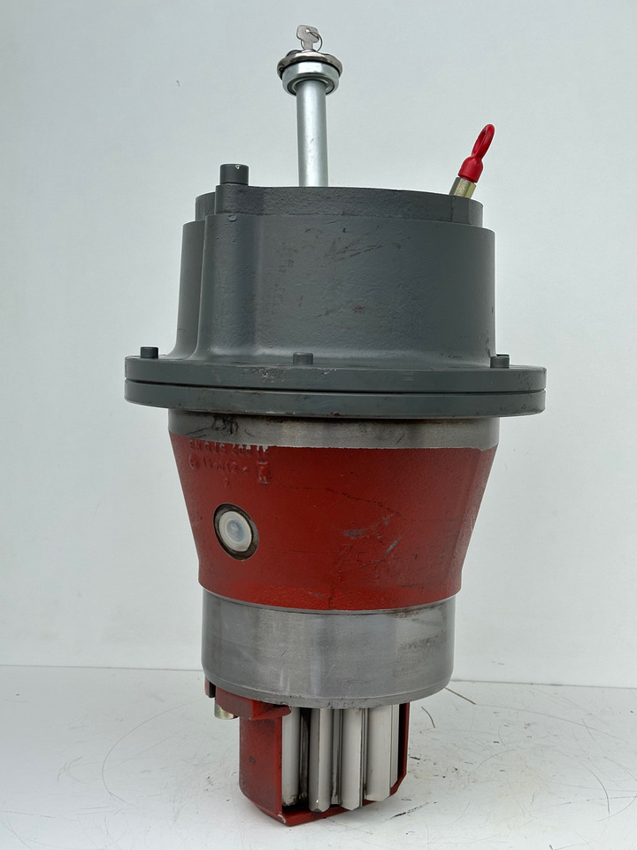 LIEBHERR Liebherr – Bauer Original Schwenkantrieb Typ:SAT275/251 mit ID-Nr.933017801. MG15, MBG12, MG20, MFG10, BG12H. #933017801.0121# - Svingmotor for Borustyr: bilde 1 LIEBHERR Liebherr – Bauer Original Schwenkantrieb Typ:SAT275/251 mit ID-Nr.933017801. MG15, MBG12, MG20, MFG10, BG12H. #933017801.0121# - Svingmotor for Borustyr: bilde 1