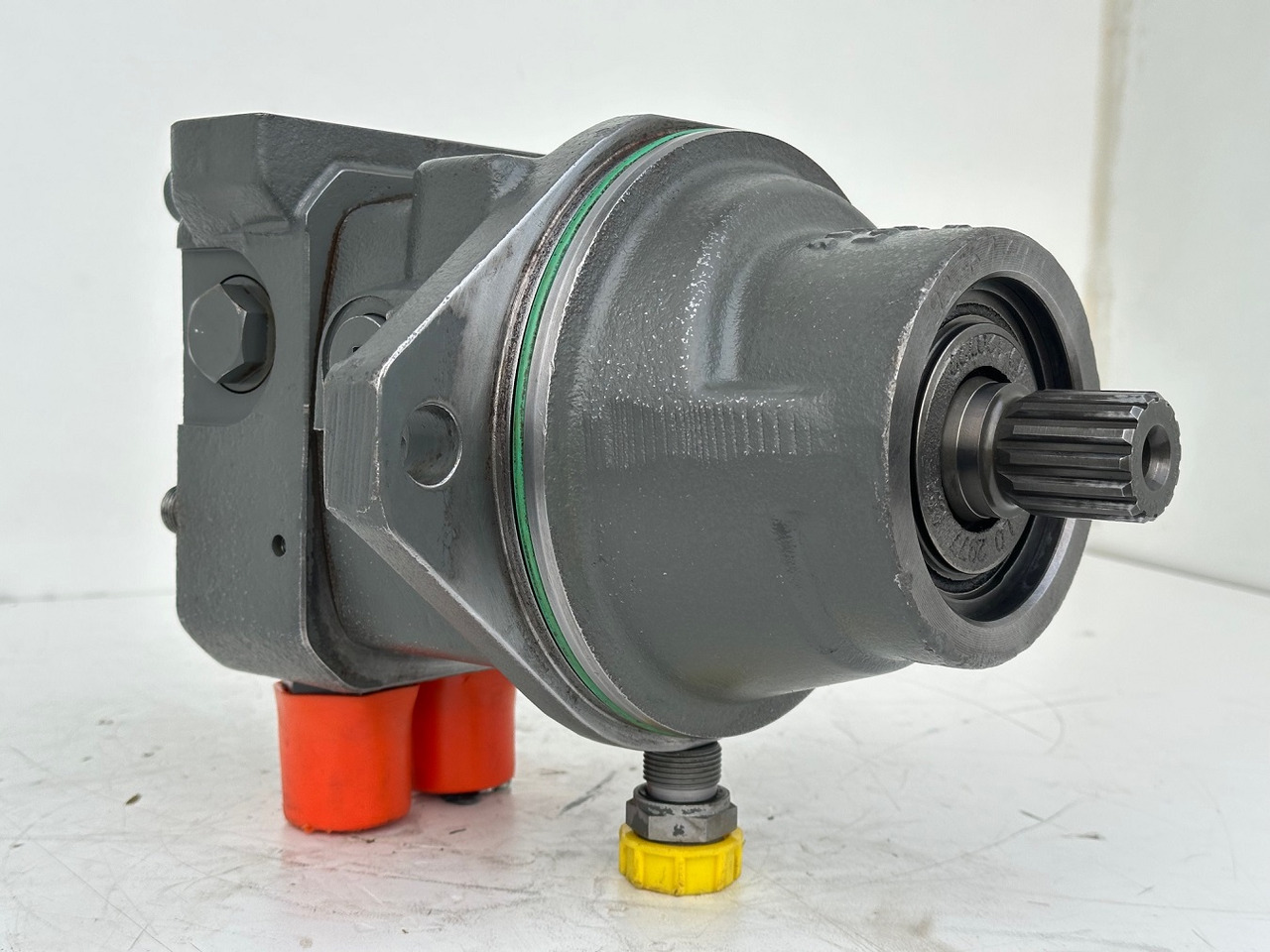 LIEBHERR Original Hydraulikeinbaumotor AT-FMF045. ID-Nr.9075181 – ID-Nr.10125043A. A309, A311, A312, A314, A316, A900, A904, A918, R313, R317, R900, R904. #A18.12.90158# - Hydraulisk motor for Gravemaskin: bilde 4 LIEBHERR Original Hydraulikeinbaumotor AT-FMF045. ID-Nr.9075181 – ID-Nr.10125043A. A309, A311, A312, A314, A316, A900, A904, A918, R313, R317, R900, R904. #A18.12.90158# - Hydraulisk motor for Gravemaskin: bilde 4