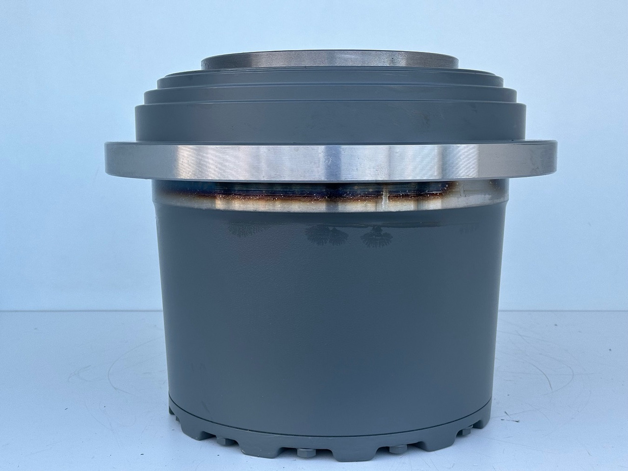 LIEBHERR Original Liebherr Fahrantrieb Typ:LPI0700 30S 0002 00 mit ID-Nr.12891035 – ID-Nr.12977341. R922-1487, R924-1677, R926 K-LC-1827, R926-1715. #12891035.545-01664# - Sluttdrev for Beltegraver: bilde 2 LIEBHERR Original Liebherr Fahrantrieb Typ:LPI0700 30S 0002 00 mit ID-Nr.12891035 – ID-Nr.12977341. R922-1487, R924-1677, R926 K-LC-1827, R926-1715. #12891035.545-01664# - Sluttdrev for Beltegraver: bilde 2