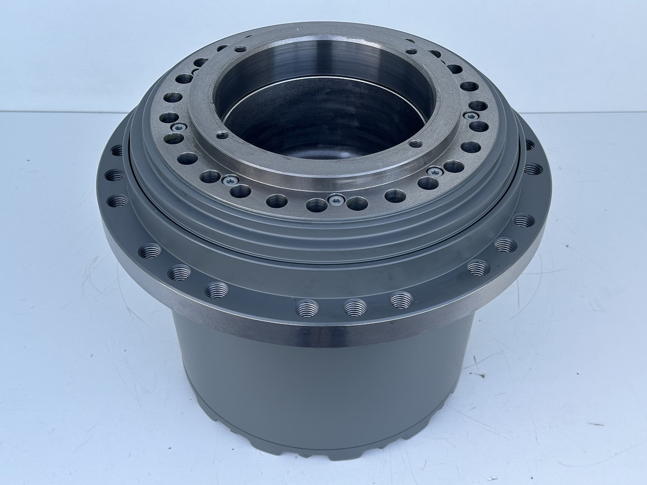 LIEBHERR Original Liebherr Fahrantrieb Typ:LPI0700 30S 0002 00 mit ID-Nr.12891035 – ID-Nr.12977341. R922-1487, R924-1677, R926 K-LC-1827, R926-1715. #12891035.545-01664# - Sluttdrev for Beltegraver: bilde 1 LIEBHERR Original Liebherr Fahrantrieb Typ:LPI0700 30S 0002 00 mit ID-Nr.12891035 – ID-Nr.12977341. R922-1487, R924-1677, R926 K-LC-1827, R926-1715. #12891035.545-01664# - Sluttdrev for Beltegraver: bilde 1