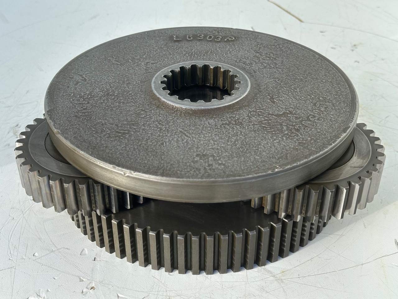 LIEBHERR Original Planetenträger ID-Nr.944171103 mit Planetenräder ID-Nr.944110603-ID-Nr.90201469 mit Lamellenträger ID-Nr.944112103. A900C,A944B,E942,LOS942,LOS944,P942,P944,R942,R944,R944B. #HRV# - Svingmotor for Gravemaskin: bilde 5 LIEBHERR Original Planetenträger ID-Nr.944171103 mit Planetenräder ID-Nr.944110603-ID-Nr.90201469 mit Lamellenträger ID-Nr.944112103. A900C,A944B,E942,LOS942,LOS944,P942,P944,R942,R944,R944B. #HRV# - Svingmotor for Gravemaskin: bilde 5