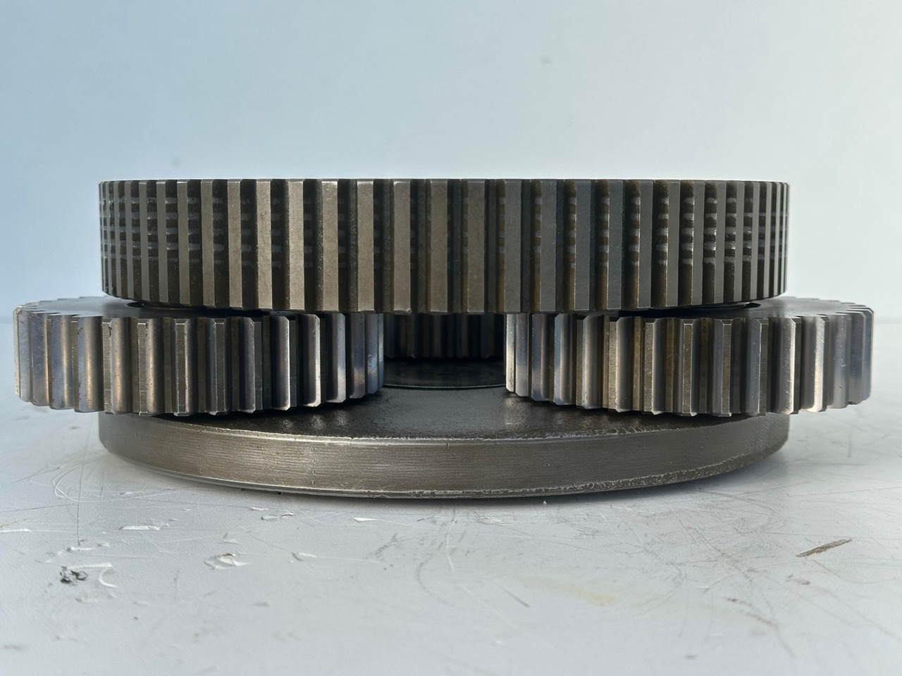 LIEBHERR Original Planetenträger ID-Nr.944171103 mit Planetenräder ID-Nr.944110603-ID-Nr.90201469 mit Lamellenträger ID-Nr.944112103. A900C,A944B,E942,LOS942,LOS944,P942,P944,R942,R944,R944B. #HRV# - Svingmotor for Gravemaskin: bilde 3 LIEBHERR Original Planetenträger ID-Nr.944171103 mit Planetenräder ID-Nr.944110603-ID-Nr.90201469 mit Lamellenträger ID-Nr.944112103. A900C,A944B,E942,LOS942,LOS944,P942,P944,R942,R944,R944B. #HRV# - Svingmotor for Gravemaskin: bilde 3