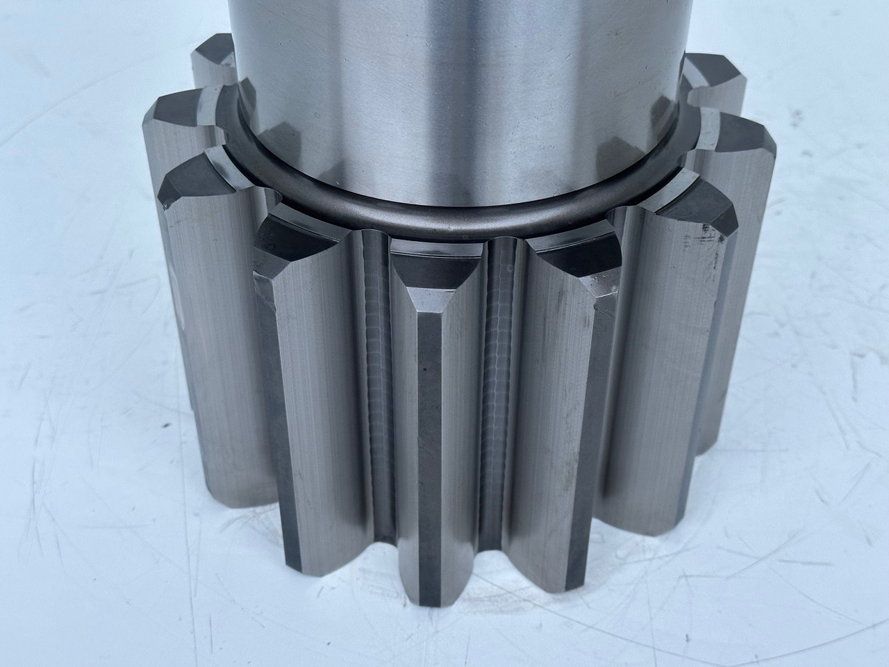 Liebherr Abtriebswelle ID-Nr.90205360. SAT375/276. R950, R956, R960, RZG956. #90205360.07.12# - Svingmotor for Beltegraver: bilde 4 Liebherr Abtriebswelle ID-Nr.90205360. SAT375/276. R950, R956, R960, RZG956. #90205360.07.12# - Svingmotor for Beltegraver: bilde 4