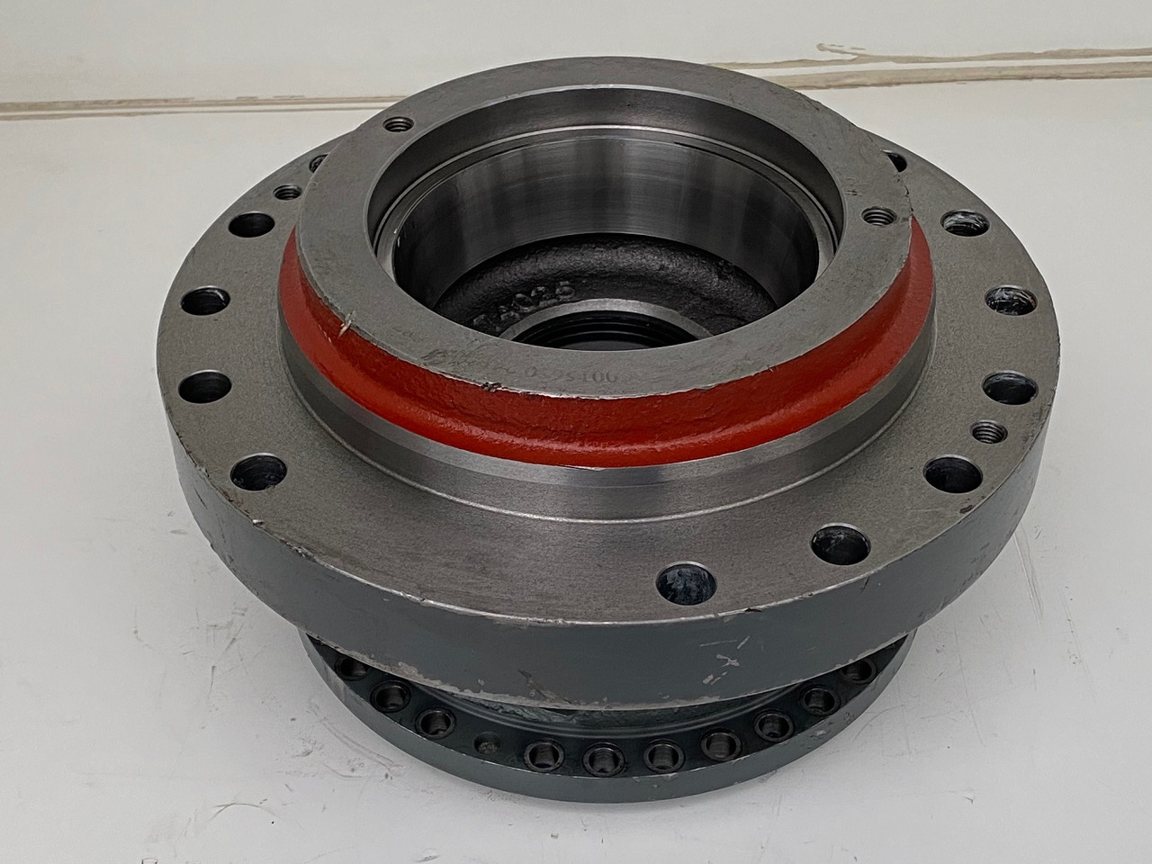 Liebherr Abtriebswellengehäuse ID-Nr.90015650 and Kegelrollenlager ID-Nr.761008503. - Svingmotor for Beltegraver: bilde 5 Liebherr Abtriebswellengehäuse ID-Nr.90015650 and Kegelrollenlager ID-Nr.761008503. - Svingmotor for Beltegraver: bilde 5