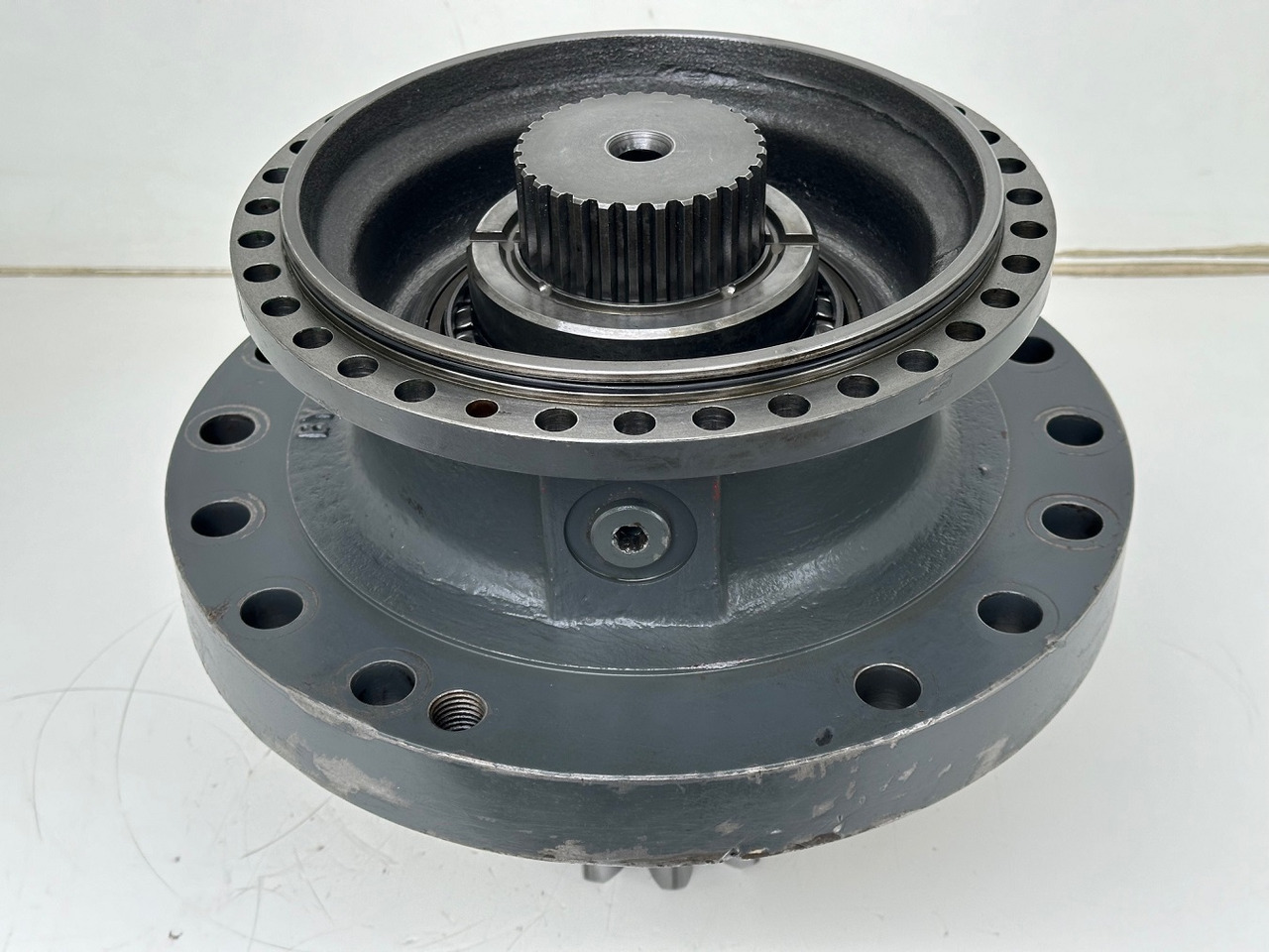 Liebherr Abtriebswellengehäuse ID-Nr.90018934 mit Abtriebswelle ID-Nr.90204999. SAT275/260 - SAT275/261 - SAT275/266 - SAT275/289. #0785#03478# - Transmisjon for Bygg og anlegg: bilde 3 Liebherr Abtriebswellengehäuse ID-Nr.90018934 mit Abtriebswelle ID-Nr.90204999. SAT275/260 - SAT275/261 - SAT275/266 - SAT275/289. #0785#03478# - Transmisjon for Bygg og anlegg: bilde 3