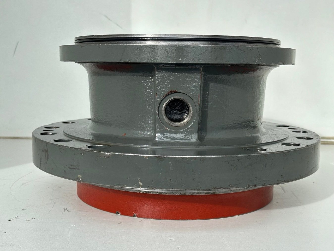 Liebherr Abtriebswellengehäuse ID-Nr.90208566 - Liebherr Kegelrollenlager ID-Nr.761001903. LH40, LH50, R926, R928, R930. #90208566.01342# - Svingmotor for Bygg og anlegg: bilde 1 Liebherr Abtriebswellengehäuse ID-Nr.90208566 - Liebherr Kegelrollenlager ID-Nr.761001903. LH40, LH50, R926, R928, R930. #90208566.01342# - Svingmotor for Bygg og anlegg: bilde 1