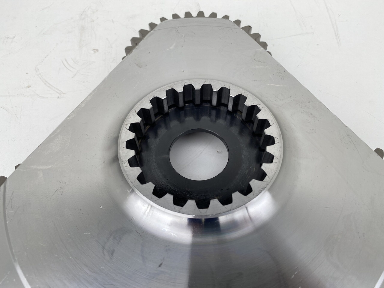 Sluttdrev for Bygg og anlegg Liebherr Ersatzteile für Fahrantrieb Typ:FAT400P130, mit ID-Nr.90208017. R926, R930, R934 LC, R934NLC, R936 K-LC, R936 K-NLC, R936 K-SLC, R938 LC, R938 NLC, R938 WLC. #1081#: bilde 16 Sluttdrev for Bygg og anlegg Liebherr Ersatzteile für Fahrantrieb Typ:FAT400P130, mit ID-Nr.90208017. R926, R930, R934 LC, R934NLC, R936 K-LC, R936 K-NLC, R936 K-SLC, R938 LC, R938 NLC, R938 WLC. #1081#: bilde 16