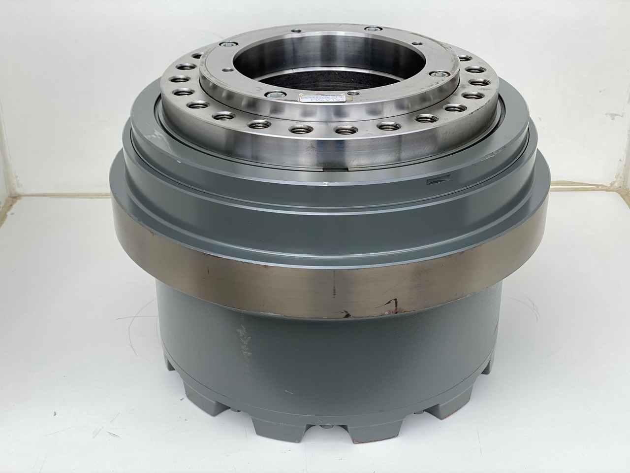 Liebherr Fahrantrieb FAT450P135, ID-Nr.90211932 - ID-Nr.90211933. ER944, R940, R944, R945, R946, R950, R960 T. #159-03# - Sluttdrev for Beltegraver: bilde 1 Liebherr Fahrantrieb FAT450P135, ID-Nr.90211932 - ID-Nr.90211933. ER944, R940, R944, R945, R946, R950, R960 T. #159-03# - Sluttdrev for Beltegraver: bilde 1