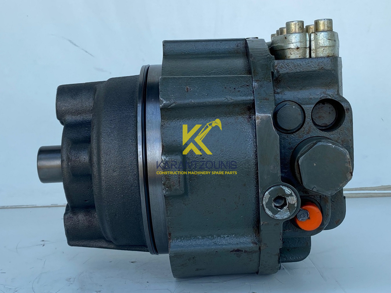 Liebherr Hydraulikeinbaumotor CMVE O 108. ID-Nr.10118562 - ID-Nr.10132610 - ID-Nr.10129048. LOS1916, LOS916, LOS926, R906, R916, R918, R920, R922, R924, R926COMP, R926, R936. #27979# - Hydraulisk motor for Beltegraver: bilde 1 Liebherr Hydraulikeinbaumotor CMVE O 108. ID-Nr.10118562 - ID-Nr.10132610 - ID-Nr.10129048. LOS1916, LOS916, LOS926, R906, R916, R918, R920, R922, R924, R926COMP, R926, R936. #27979# - Hydraulisk motor for Beltegraver: bilde 1