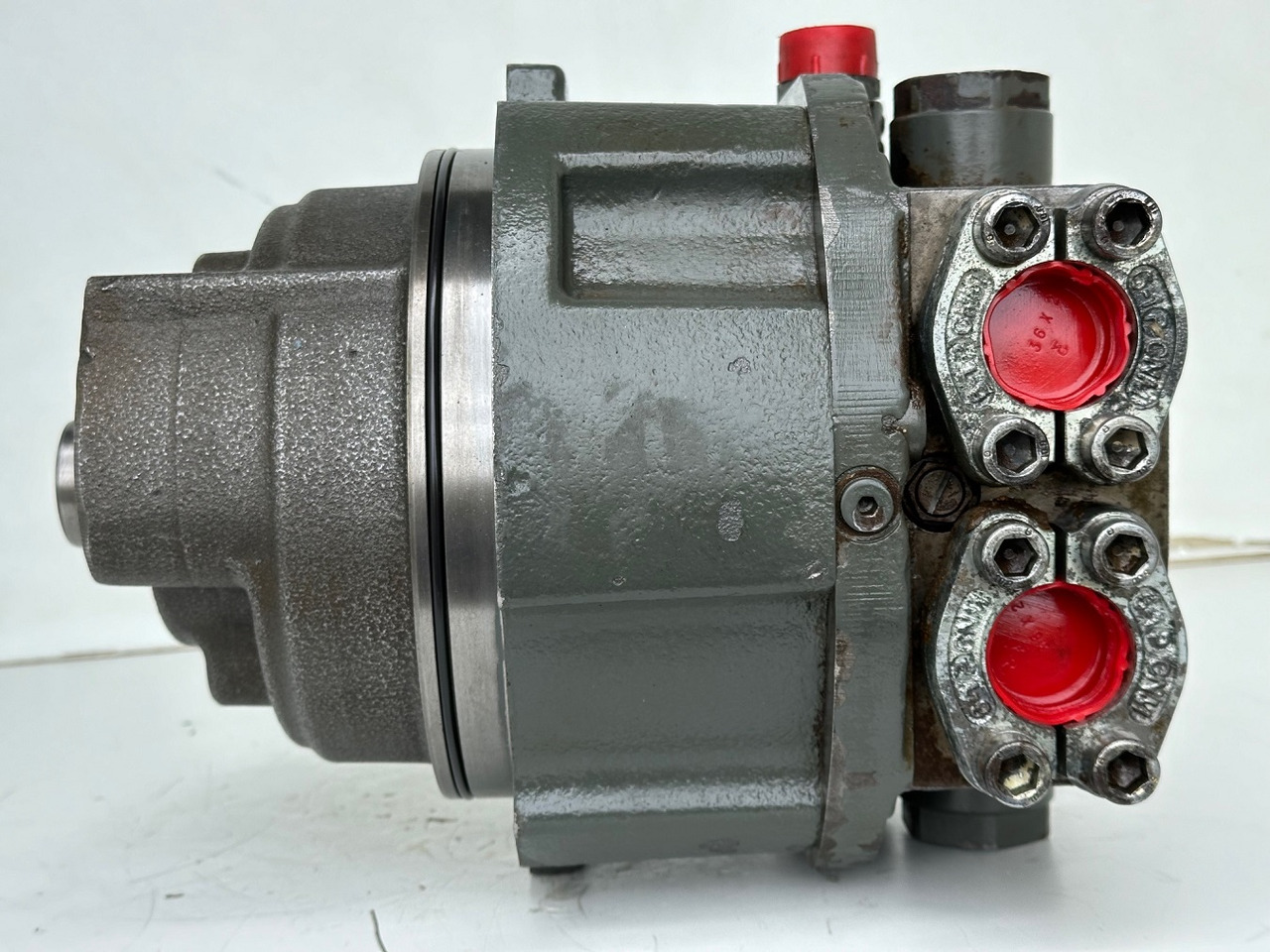 Liebherr Hydraulikeinbaumotor CMVE O 108. ID-Nr.10118562 - ID-Nr.10132610 - ID-Nr.10129048. LOS1916, LOS916, LOS926, R906, R916, R918, R920, R922, R924, R926COMP, R926, R936. #28313# - Hydraulisk motor for Bygg og anlegg: bilde 5 Liebherr Hydraulikeinbaumotor CMVE O 108. ID-Nr.10118562 - ID-Nr.10132610 - ID-Nr.10129048. LOS1916, LOS916, LOS926, R906, R916, R918, R920, R922, R924, R926COMP, R926, R936. #28313# - Hydraulisk motor for Bygg og anlegg: bilde 5