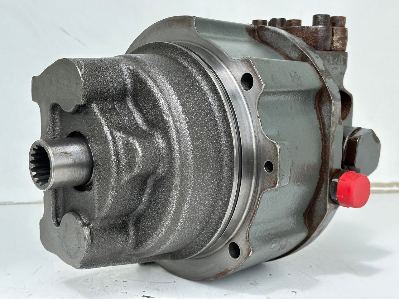 Liebherr Hydraulikeinbaumotor CMVE O 108. ID-Nr.10118562 - ID-Nr.10132610 - ID-Nr.10129048. LOS1916, LOS916, LOS926, R906, R916, R918, R920, R922, R924, R926COMP, R926, R936. #28314# - Hydraulisk motor for Bygg og anlegg: bilde 2 Liebherr Hydraulikeinbaumotor CMVE O 108. ID-Nr.10118562 - ID-Nr.10132610 - ID-Nr.10129048. LOS1916, LOS916, LOS926, R906, R916, R918, R920, R922, R924, R926COMP, R926, R936. #28314# - Hydraulisk motor for Bygg og anlegg: bilde 2