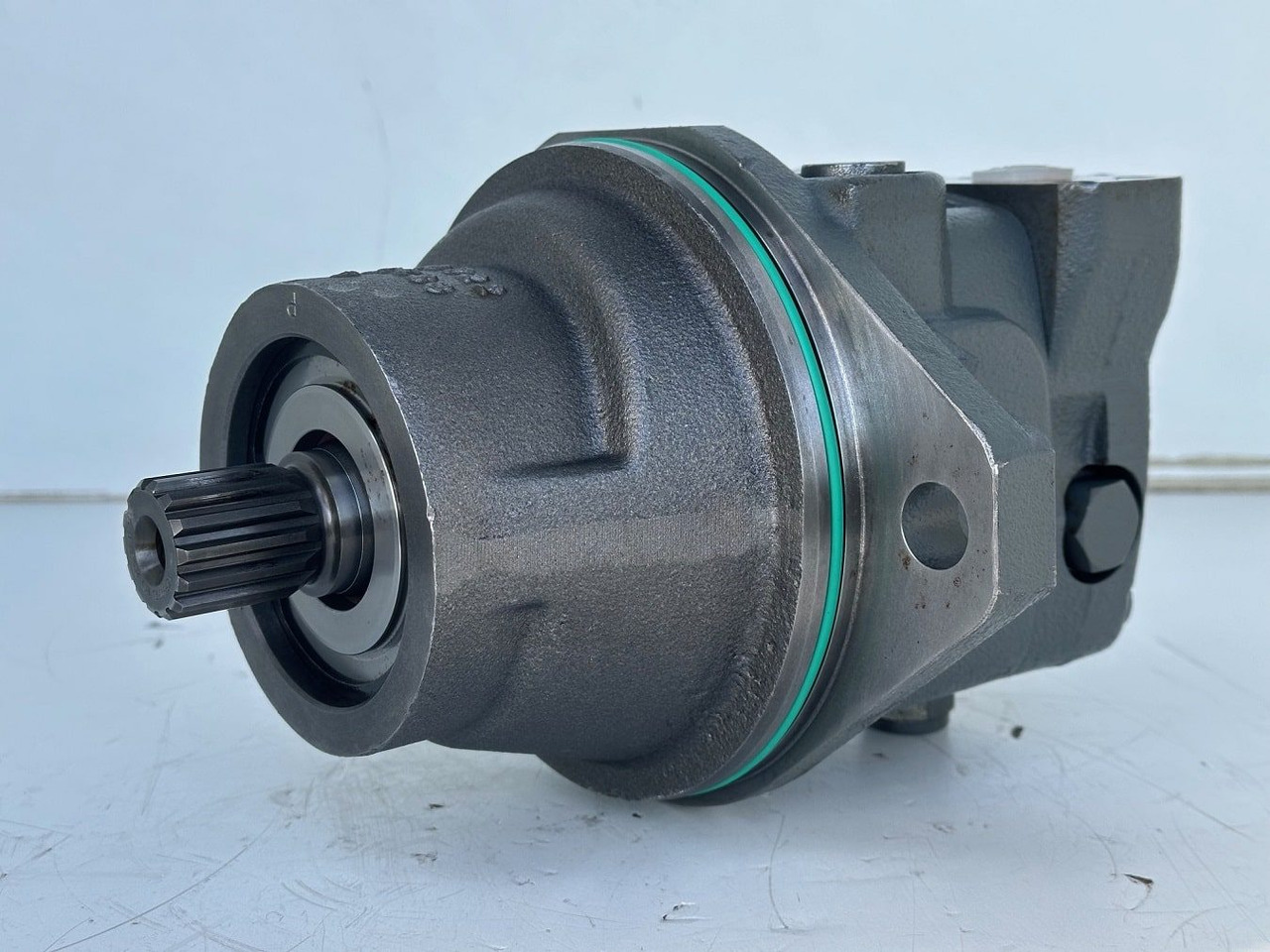 Liebherr Hydraulikeinbaumotor FMF045, ID-Nr.10132702. A924,LH30C,LH30M,LH35M,LH35MT,LH40C,LH40CP,LH40M,LH40MP,LH50CHR,LH50M,LH50MHR,LH50MT. #23.12.01074# - Hydraulisk motor for Hjulgraver: bilde 3 Liebherr Hydraulikeinbaumotor FMF045, ID-Nr.10132702. A924,LH30C,LH30M,LH35M,LH35MT,LH40C,LH40CP,LH40M,LH40MP,LH50CHR,LH50M,LH50MHR,LH50MT. #23.12.01074# - Hydraulisk motor for Hjulgraver: bilde 3