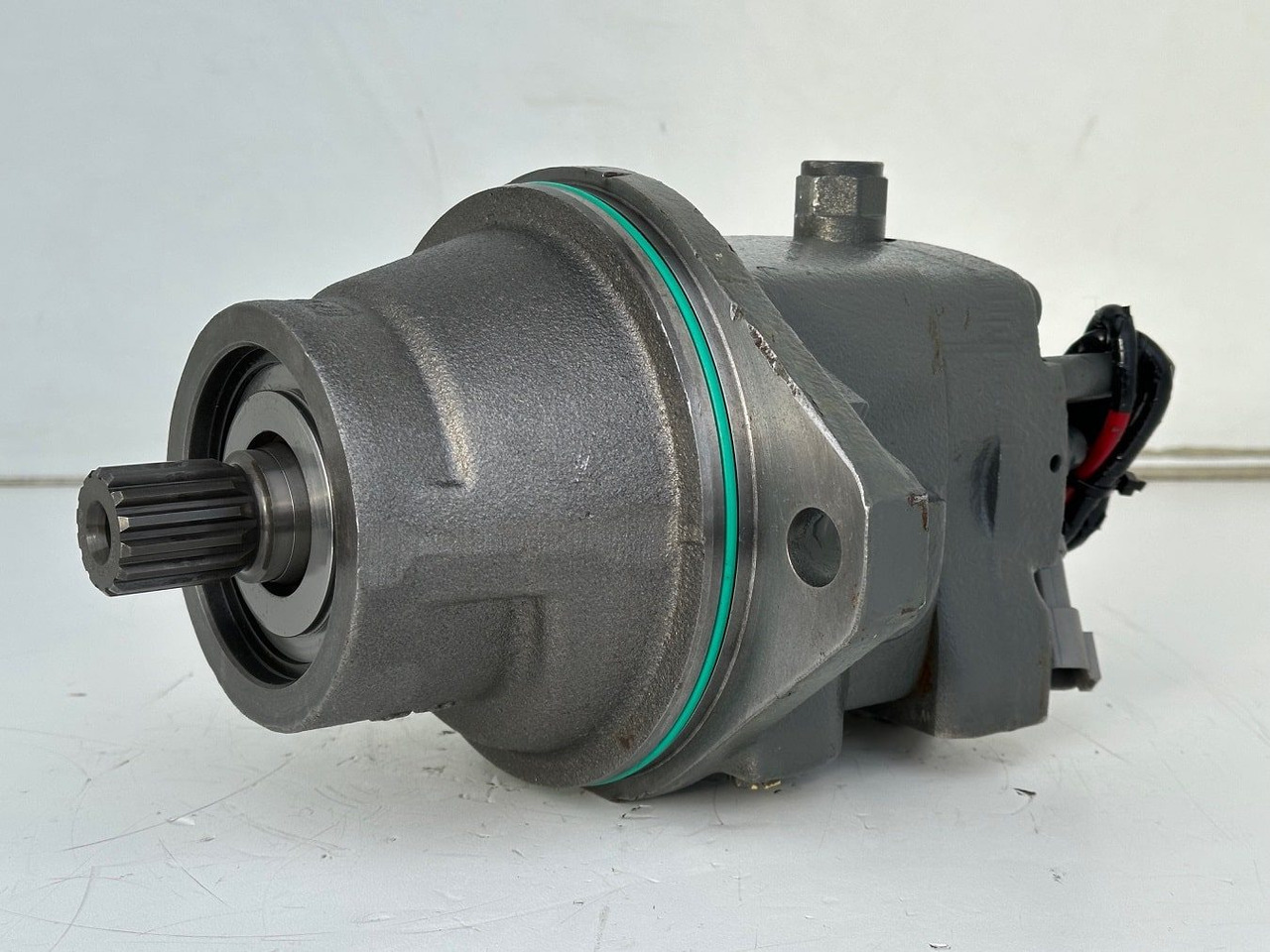 Liebherr Hydraulikeinbaumotor FMF045, ID-Nr.10132702. A924, LH30C, LH30M, LH35M, LH35MT, LH40C, LH40CP, LH40M, LH40MP, LH50CHR, LH50M, LH50MHR, LH50MT. #23.12.01811# - Hydraulisk motor for Bygg og anlegg: bilde 1 Liebherr Hydraulikeinbaumotor FMF045, ID-Nr.10132702. A924, LH30C, LH30M, LH35M, LH35MT, LH40C, LH40CP, LH40M, LH40MP, LH50CHR, LH50M, LH50MHR, LH50MT. #23.12.01811# - Hydraulisk motor for Bygg og anlegg: bilde 1