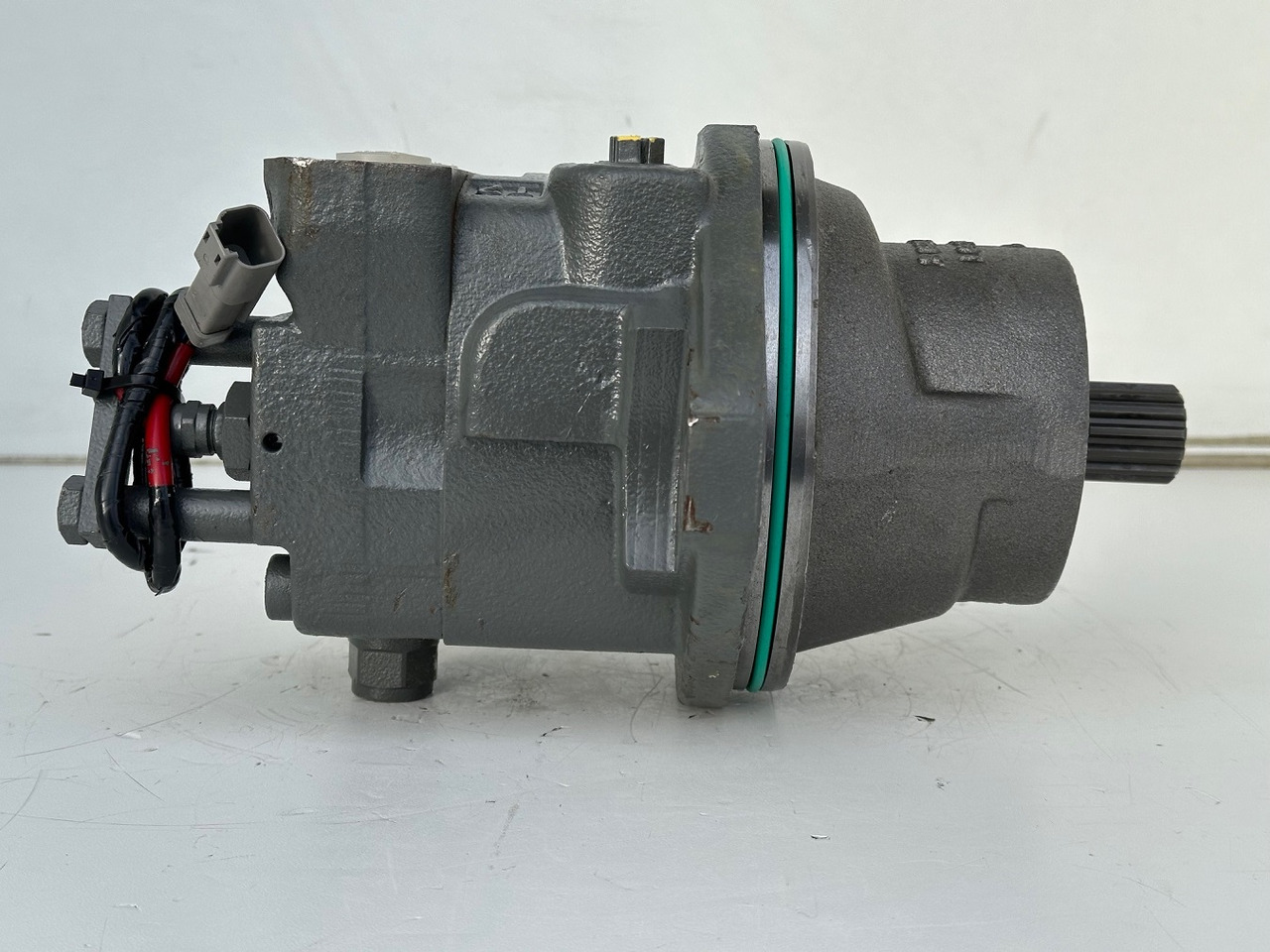 Liebherr Hydraulikeinbaumotor FMF045, ID-Nr.10132702. A924, LH30C, LH30M, LH35M, LH35MT, LH40C, LH40CP, LH40M, LH40MP, LH50CHR, LH50M, LH50MHR, LH50MT. #23.12.01811# - Hydraulisk motor for Bygg og anlegg: bilde 5 Liebherr Hydraulikeinbaumotor FMF045, ID-Nr.10132702. A924, LH30C, LH30M, LH35M, LH35MT, LH40C, LH40CP, LH40M, LH40MP, LH50CHR, LH50M, LH50MHR, LH50MT. #23.12.01811# - Hydraulisk motor for Bygg og anlegg: bilde 5