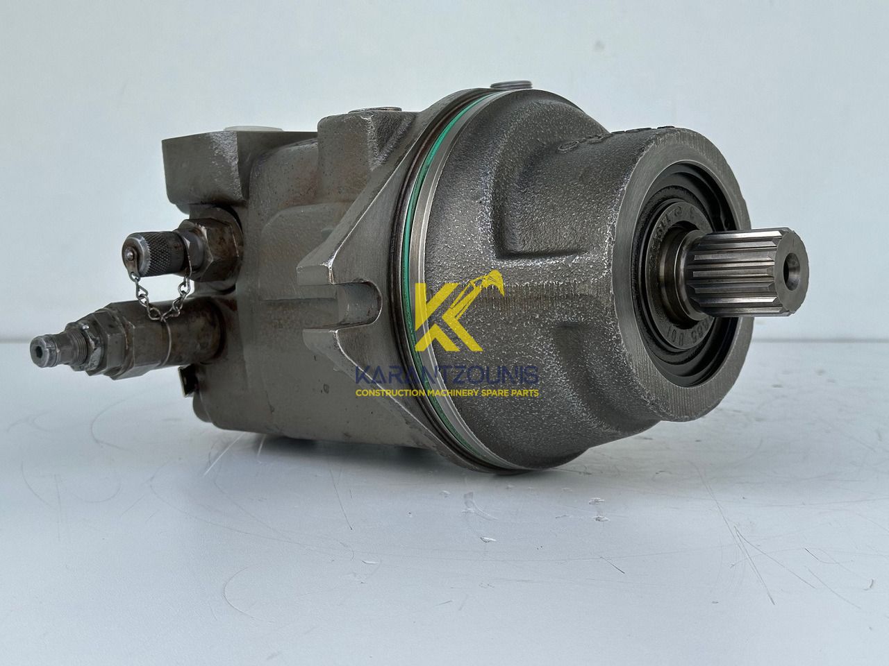Liebherr Hydraulikeinbaumotor Typ:FMF058, ID-Nr.10122576 - ID-Nr.10145827 - ID-Nr.11371069. LOS1906, P924 COMP , R906, R906 PROTO, R916, R922, R924, R924 COMP, R926 COMP, R926 K LC. #11371069.08604# - Hydraulisk motor for Beltegraver: bilde 2 Liebherr Hydraulikeinbaumotor Typ:FMF058, ID-Nr.10122576 - ID-Nr.10145827 - ID-Nr.11371069. LOS1906, P924 COMP , R906, R906 PROTO, R916, R922, R924, R924 COMP, R926 COMP, R926 K LC. #11371069.08604# - Hydraulisk motor for Beltegraver: bilde 2