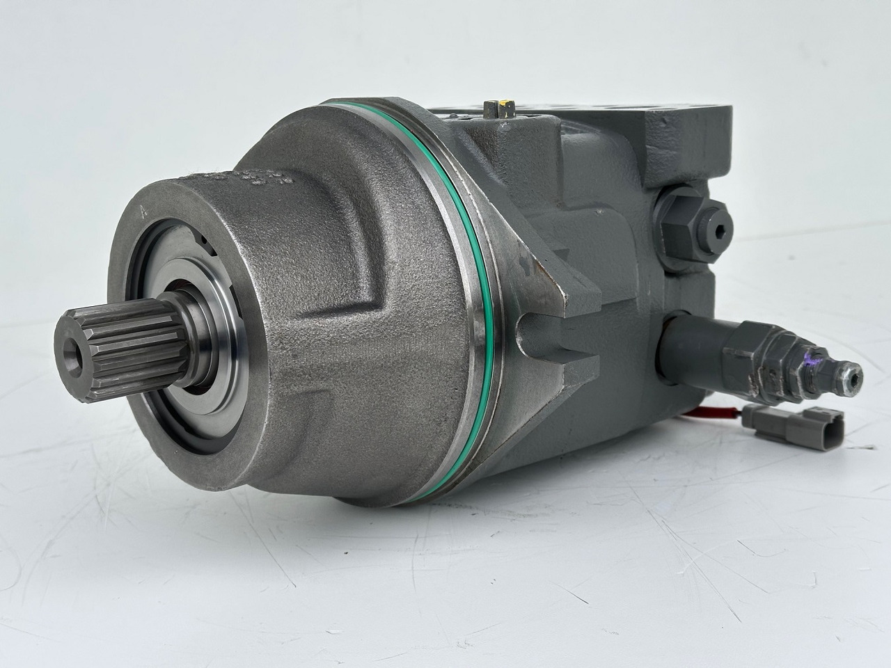 Liebherr Hydraulikeinbaumotor Typ:FMF058. ID-Nr.12483261. SAT275/266. R926 K-LC-1565, R926 K-LC-1827, R930 T-1980. #12483261.00573# - Hydraulisk motor for Beltegraver: bilde 1 Liebherr Hydraulikeinbaumotor Typ:FMF058. ID-Nr.12483261. SAT275/266. R926 K-LC-1565, R926 K-LC-1827, R930 T-1980. #12483261.00573# - Hydraulisk motor for Beltegraver: bilde 1