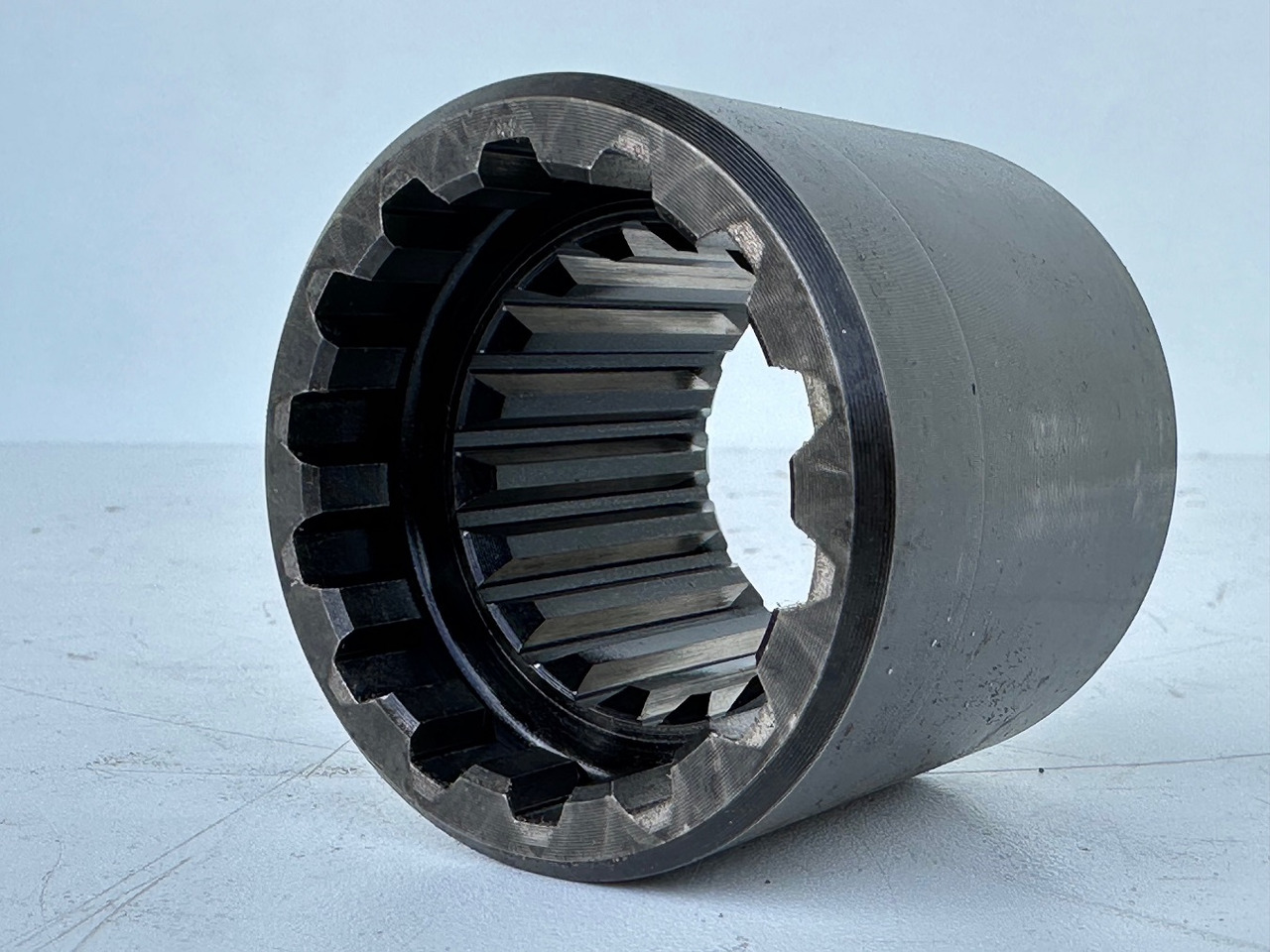 Liebherr Nabe. ID-Nr.90019646. SAT325/274. R946, R950, RZG390. #90019646.FR.40254# - Svingmotor for Beltegraver: bilde 3 Liebherr Nabe. ID-Nr.90019646. SAT325/274. R946, R950, RZG390. #90019646.FR.40254# - Svingmotor for Beltegraver: bilde 3