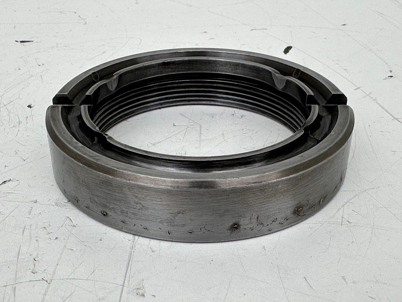 Liebherr Nutmutter ID-Nr.9441596 - ID-Nr.944159603. SAT200/277,SAT225/218,SAT225/200,SAT225/220,SAT225/228,SAT225/229,SAT225/230,SAT225/230,SAT225/240,SAT225/268,SAT250/278,SAT250A300.#944159603.GH# - Svingmotor for Gravemaskin: bilde 2 Liebherr Nutmutter ID-Nr.9441596 - ID-Nr.944159603. SAT200/277,SAT225/218,SAT225/200,SAT225/220,SAT225/228,SAT225/229,SAT225/230,SAT225/230,SAT225/240,SAT225/268,SAT250/278,SAT250A300.#944159603.GH# - Svingmotor for Gravemaskin: bilde 2