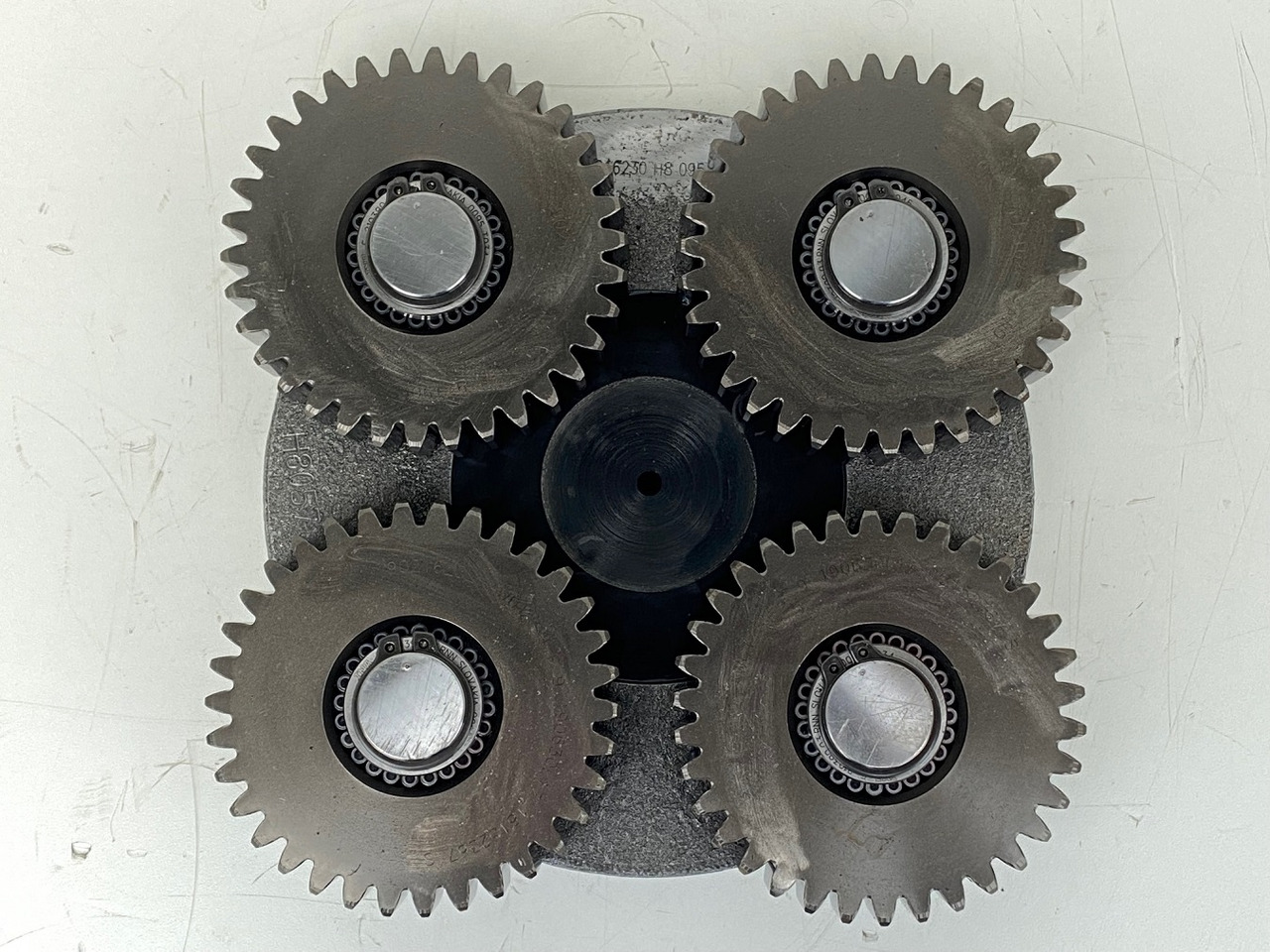 Liebherr Planetenträger ID-Nr.90216230 mit Planetenrad ID-Nr.90216231. R926-1715 - R928-1715 - R930-1716. #PL-PO161# - Svingmotor for Bygg og anlegg: bilde 2 Liebherr Planetenträger ID-Nr.90216230 mit Planetenrad ID-Nr.90216231. R926-1715 - R928-1715 - R930-1716. #PL-PO161# - Svingmotor for Bygg og anlegg: bilde 2