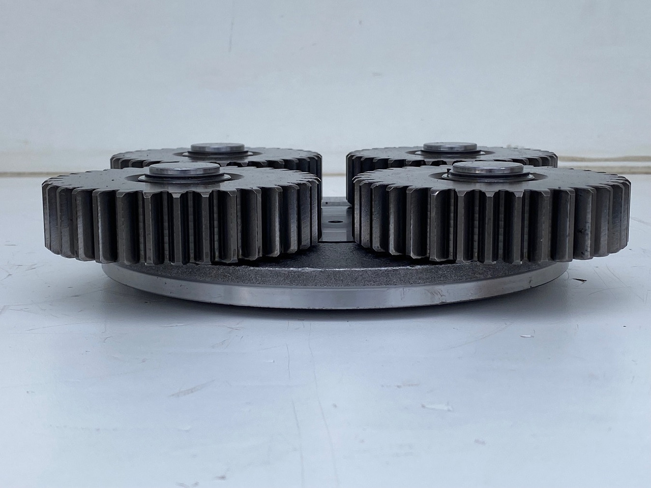 Liebherr Planetenträger ID-Nr.90216230 mit Planetenrad ID-Nr.90216231. R926-1715 - R928-1715 - R930-1716. #PL-PO161# - Svingmotor for Bygg og anlegg: bilde 3 Liebherr Planetenträger ID-Nr.90216230 mit Planetenrad ID-Nr.90216231. R926-1715 - R928-1715 - R930-1716. #PL-PO161# - Svingmotor for Bygg og anlegg: bilde 3