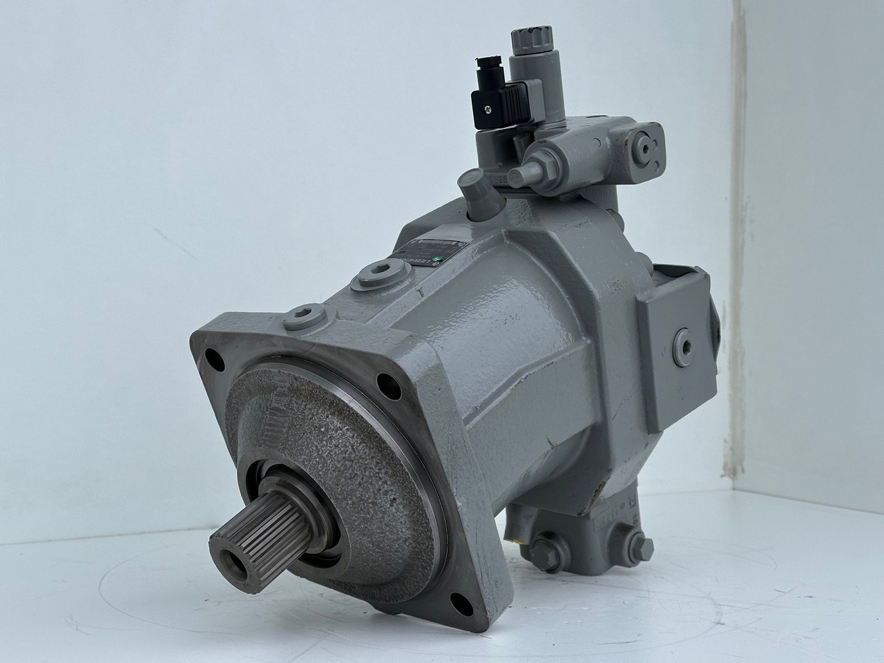 Liebherr Verstellmotor ID-Nr.510240108 - Hydromatik Rexroth Axialkolben-Verstellmotor Typ:A6VM140EP2D/63W-VZB017HB. #24338069# - Hydraulisk motor for Beltegående kran: bilde 1 Liebherr Verstellmotor ID-Nr.510240108 - Hydromatik Rexroth Axialkolben-Verstellmotor Typ:A6VM140EP2D/63W-VZB017HB. #24338069# - Hydraulisk motor for Beltegående kran: bilde 1