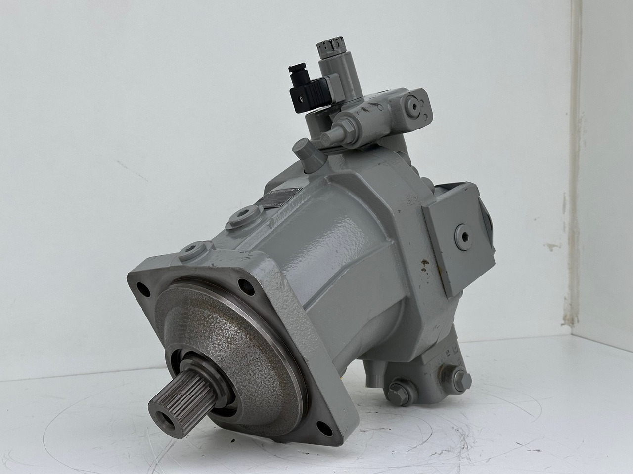 Liebherr Verstellmotor ID-Nr.510240108 - Hydromatik Rexroth Axialkolben-Verstellmotor Typ:A6VM140EP2D/63W-VZB017HB. #24338070# - Hydraulisk motor for Beltegående kran: bilde 1 Liebherr Verstellmotor ID-Nr.510240108 - Hydromatik Rexroth Axialkolben-Verstellmotor Typ:A6VM140EP2D/63W-VZB017HB. #24338070# - Hydraulisk motor for Beltegående kran: bilde 1