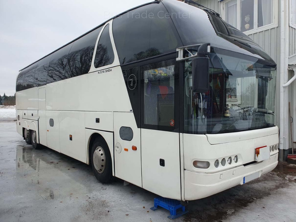 NEOPLAN STARLINER N516/3 SHDH - Turistbuss: bilde 1 NEOPLAN STARLINER N516/3 SHDH - Turistbuss: bilde 1
