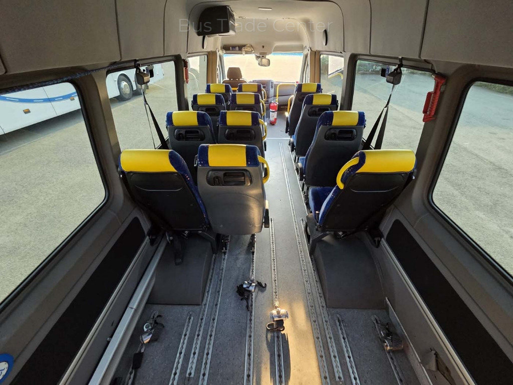 VOLKSWAGEN Crafter 50 LR // 2 units with lift - Minibuss, Persontransport: bilde 5 VOLKSWAGEN Crafter 50 LR // 2 units with lift - Minibuss, Persontransport: bilde 5