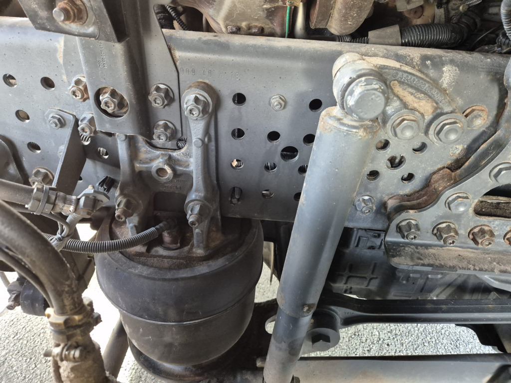 Mercedes Benz 1846 Actros (Nr. 5883) - Tankbil: bilde 3 Mercedes Benz 1846 Actros (Nr. 5883) - Tankbil: bilde 3