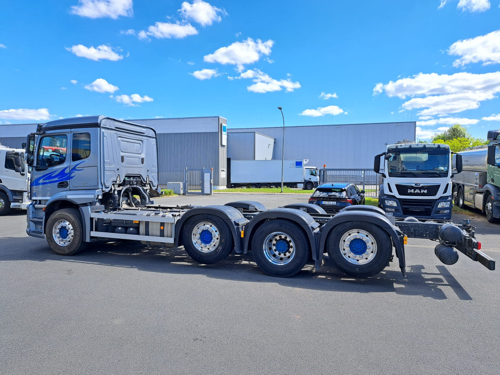 Mercedes Benz Actros 3243 8x2 1,2 & 4 Lenkachse, 2 & 4 Liftbar(Nr. 6051) - Chassis lastebil: bilde 4 Mercedes Benz Actros 3243 8x2 1,2 & 4 Lenkachse, 2 & 4 Liftbar(Nr. 6051) - Chassis lastebil: bilde 4