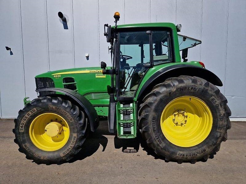 John Deere 6930 Premium AP - Traktor: bilde 1 John Deere 6930 Premium AP - Traktor: bilde 1